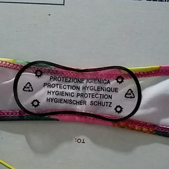 Bikini - Picture 5 of 7